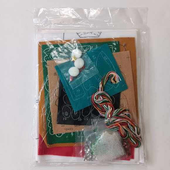 Lot of 2 Hobby Kraft Storybook Felt Stocking Kits 18" Diagonal Length - Picture 8 of 12